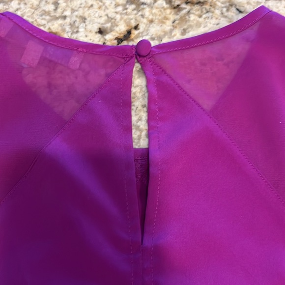 1.State magenta blouse with sheer shoulders. Size XS - Picture 6 of 9